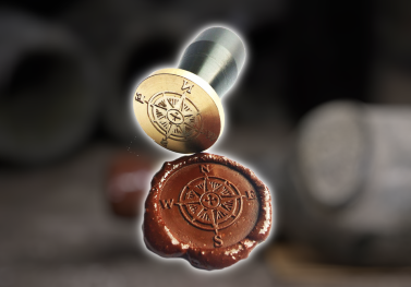 Сургучная печать на бутылке с вином